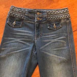 Juniors Size 7. Sun & Shadow Wide Flare Bottoms